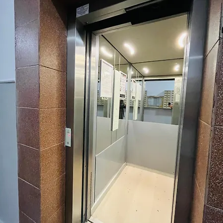 Cara 1 Min Walk To The Summerland *