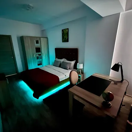 Cara 1 Min Walk To The Summerland * Mamaia