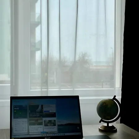 Cara 1 Min Walk To The Summerland Apartman *