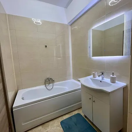 Cara 1 Min Walk To The Summerland Appartement *