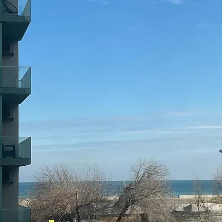 Cara 1 Min Walk To The Summerland Appartement Mamaia